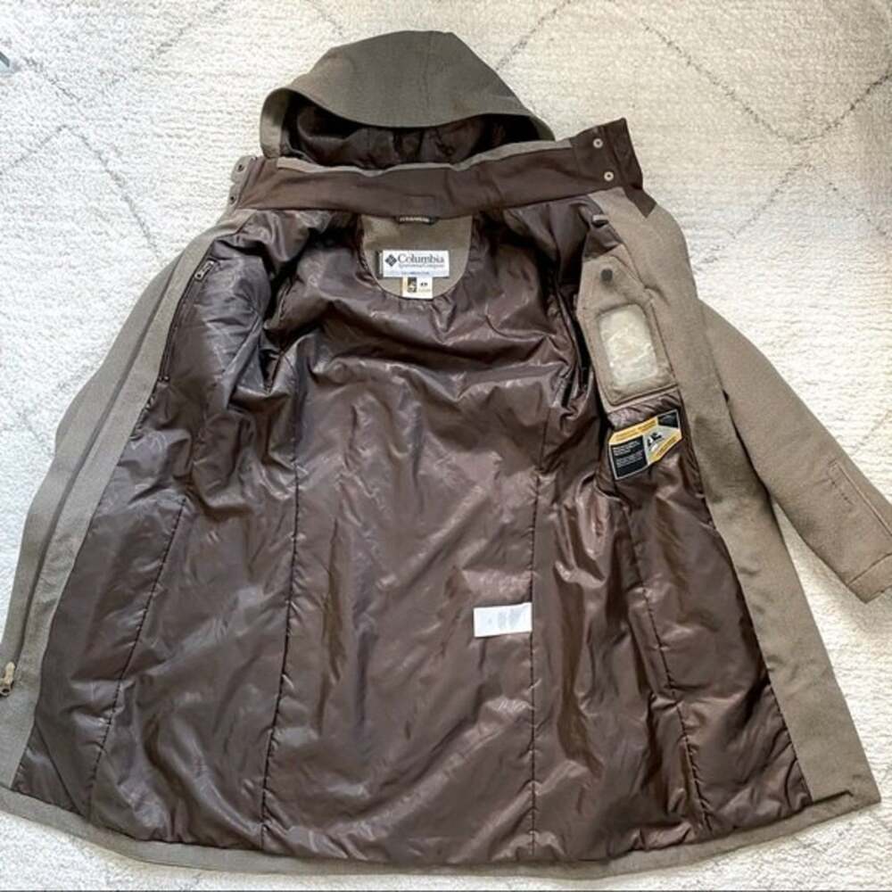 Columbia Titanium Waterproof Belted Jacket with Detachable Hood Size S - Picture 13 of 14